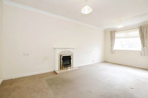 LIVING ROOM- click for photo gallery